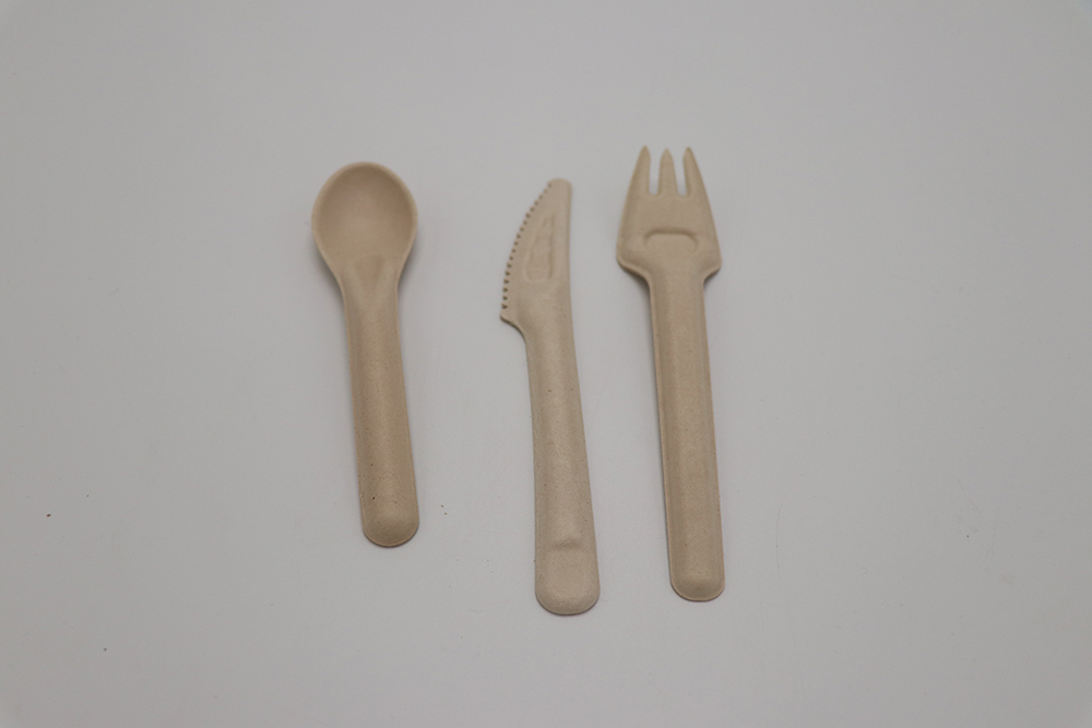 Paper cutlery