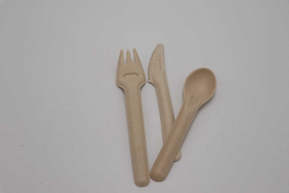 Paper cutlery