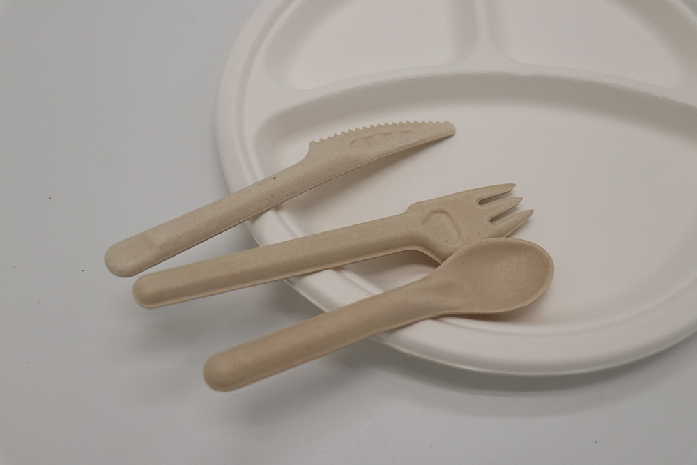 Paper cutlery