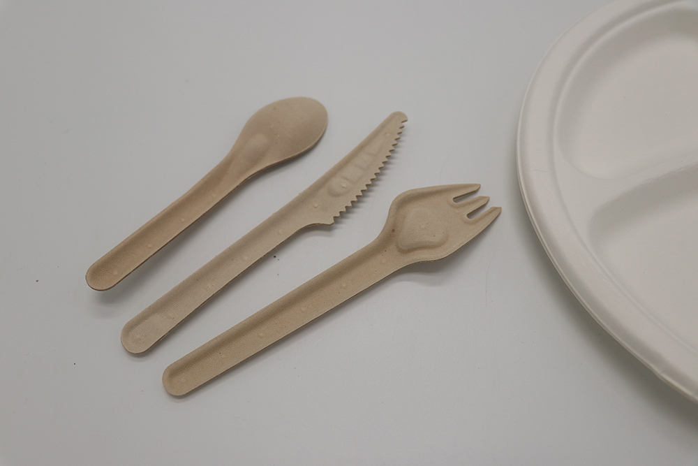 Paper cutlery